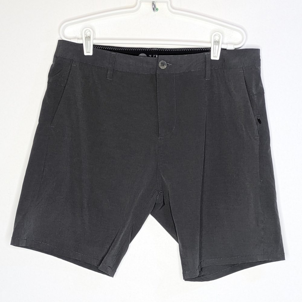 Vuori Charcoal Grey Aim Short M/L 34